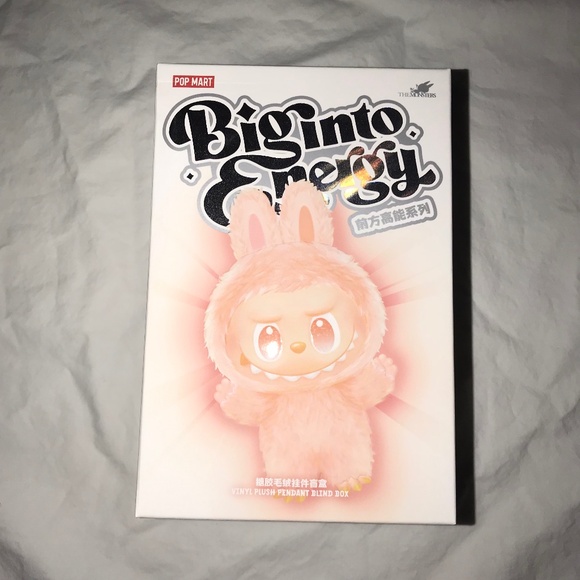 NEW SEALED LOYALTY Labubu V3 Big Into Energy Authentic Vinyl Plush Pendant - Picture 1 of 3